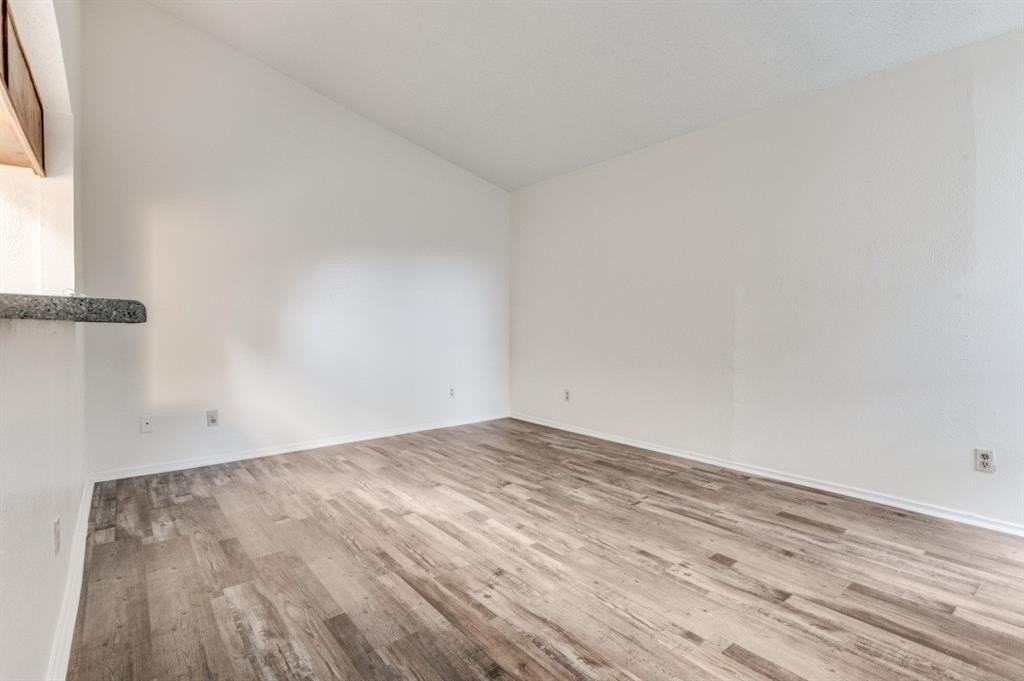 3930 Portland St #3932 - Photo 7 of 12