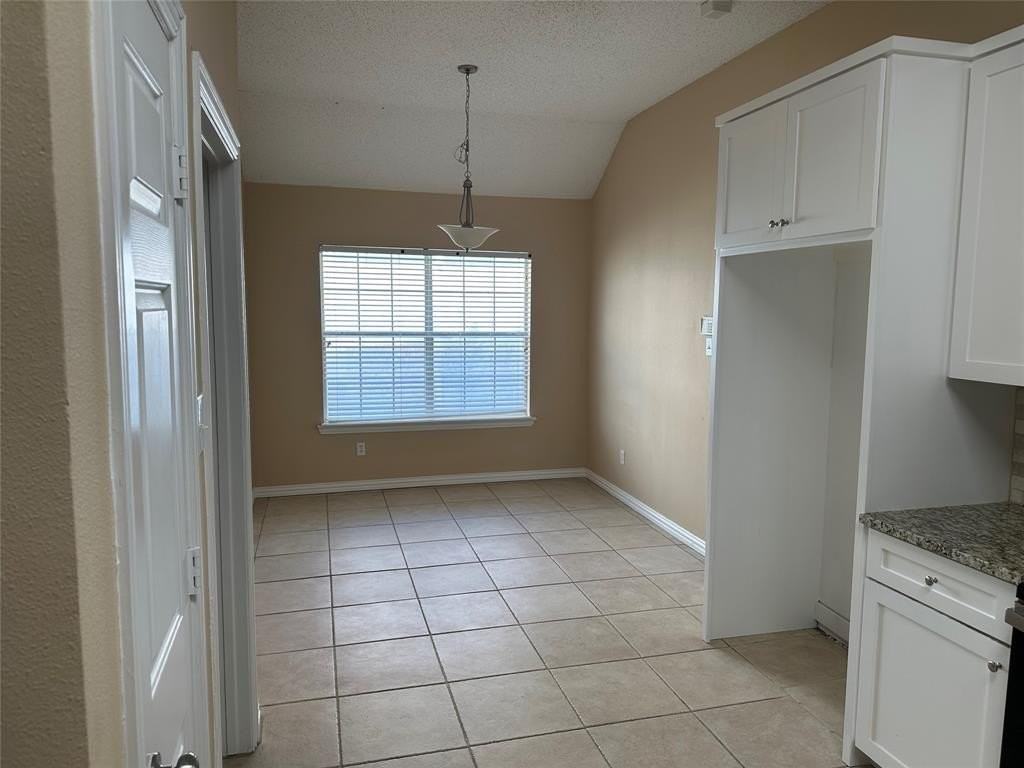 722 Rolling Hills Dr - Photo 3 of 18