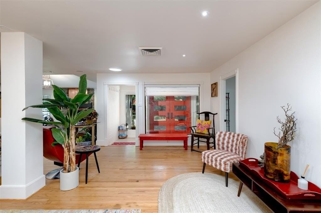 803 Brookhurst Dr - Photo 6 of 40