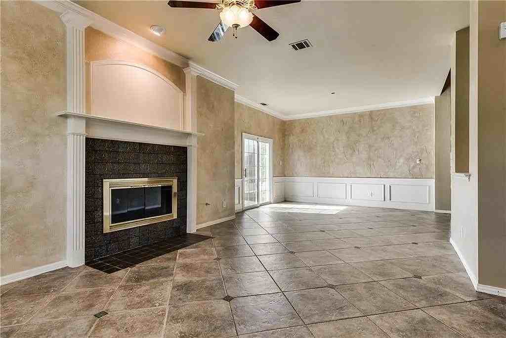 3621 Roxbury Lane - Photo 7 of 14