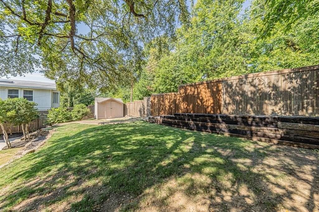 1034 Tipperary Dr - Photo 7 of 28