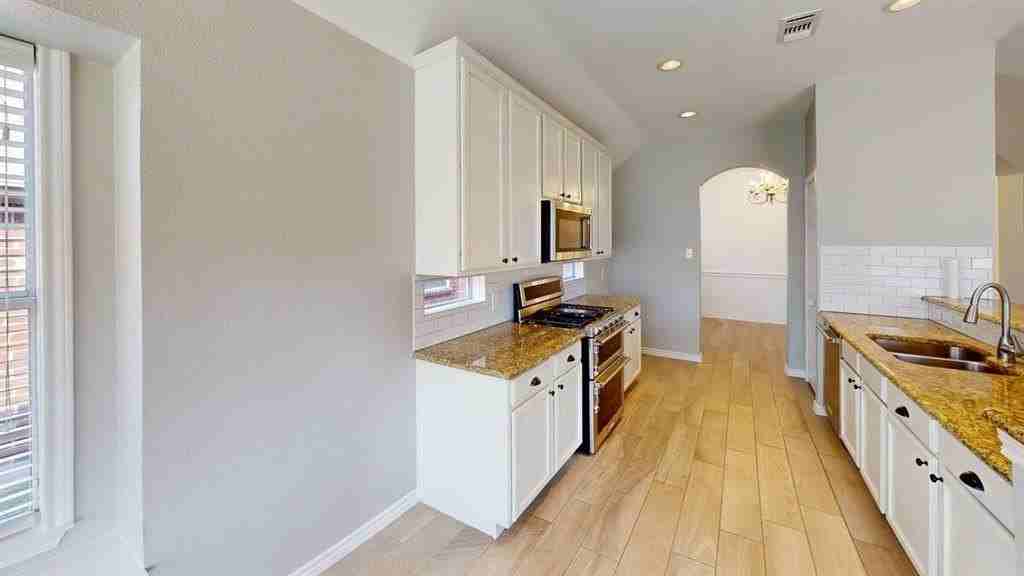 5013 Alpine Meadows Drive - Photo 3 of 20