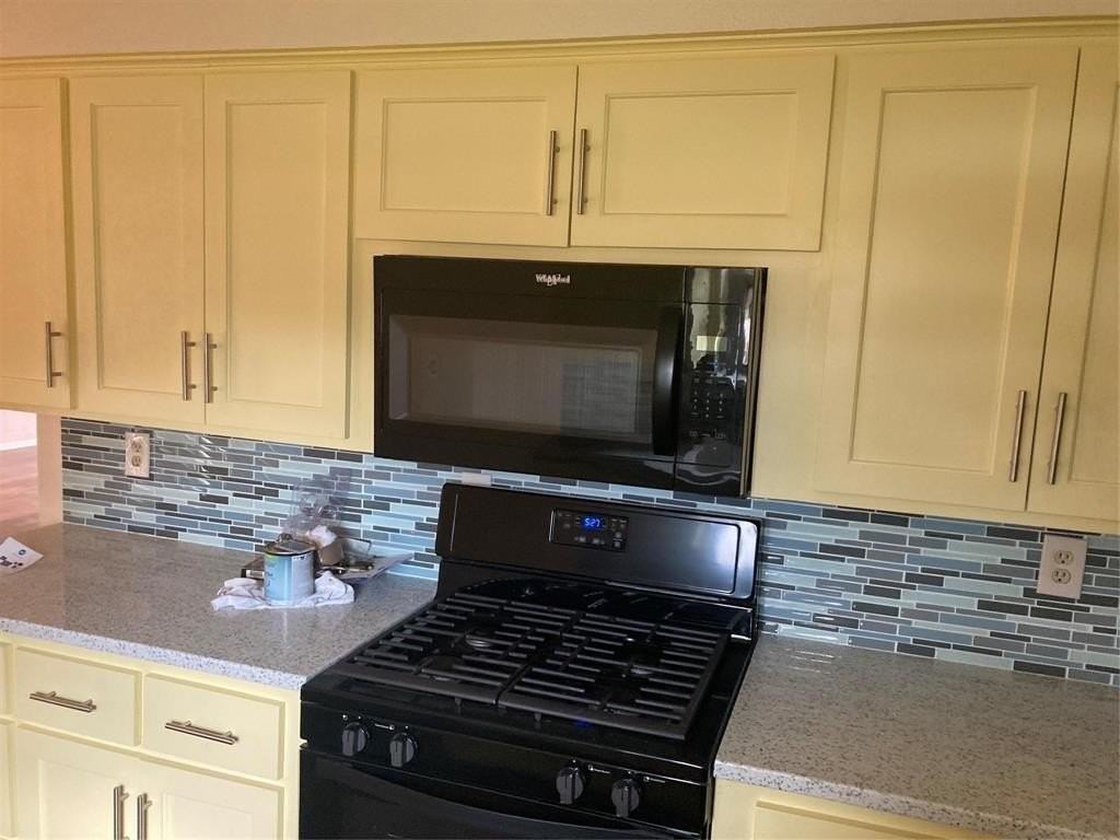 925 Boone Drive - Photo 2 of 17