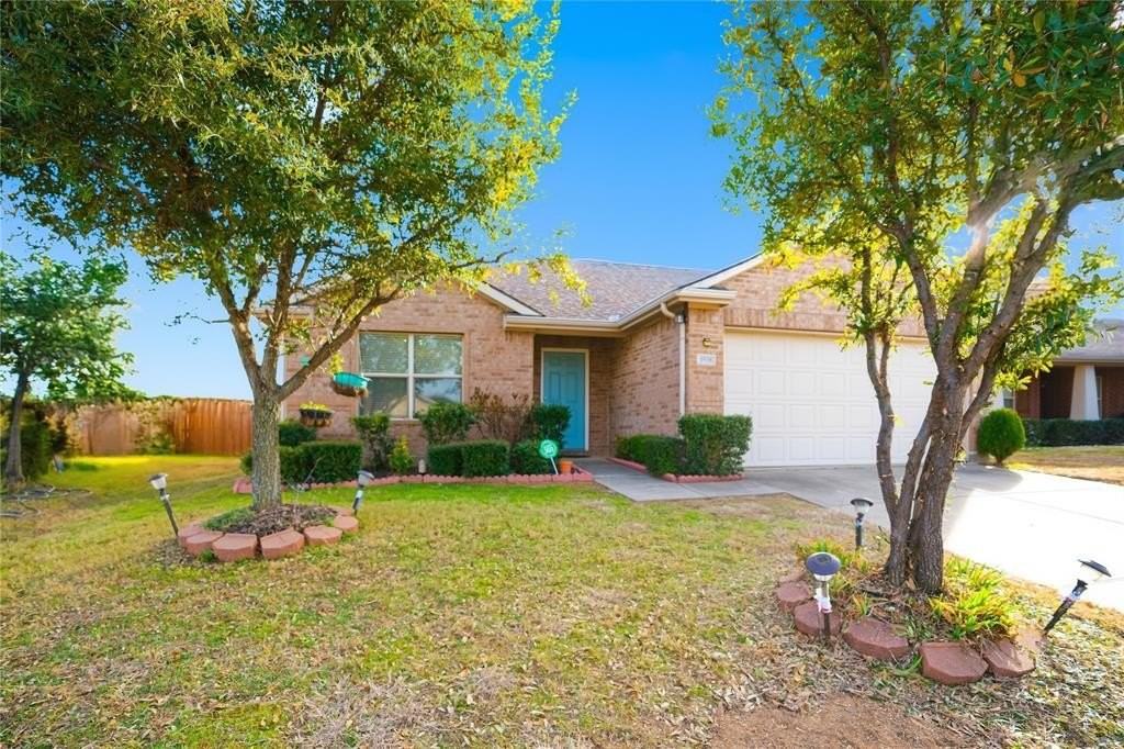 1938 Castaway Drive - Photo 2 of 26