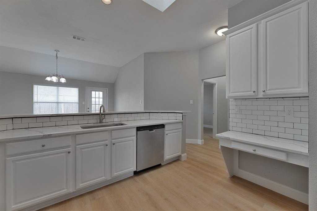 4520 Lodestone Lane - Photo 5 of 27