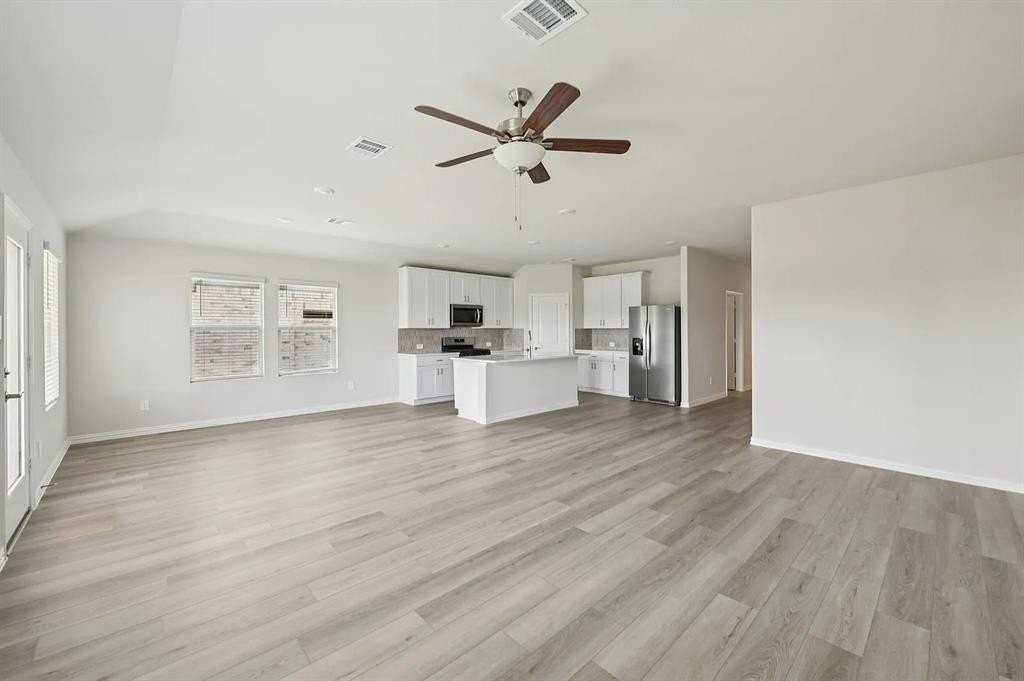 1056 Chestnut Dr - Photo 3 of 12