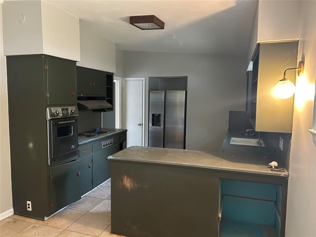 2224 Lakeland Dr - Photo 3 of 10