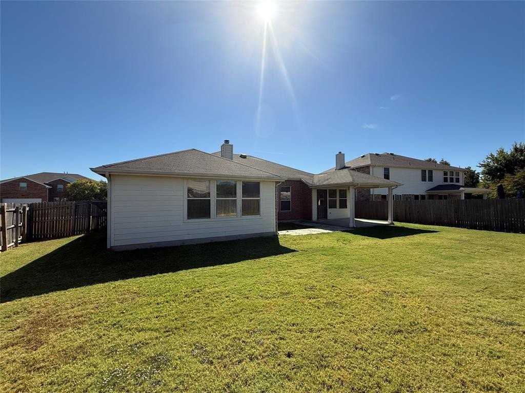 112 Greenfield Trail - Photo 2 of 16