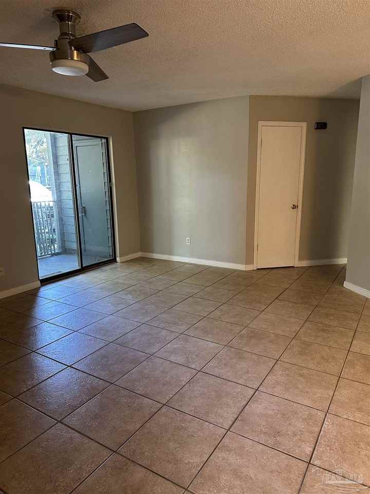 7225 W Fairfield Dr #C3 - Photo 4 of 15