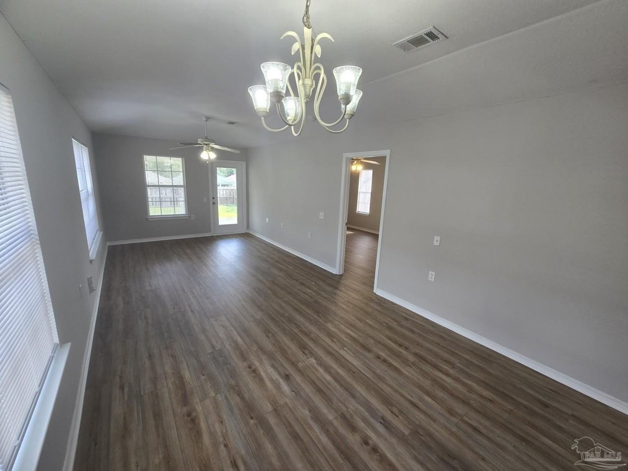 3115 Flintlock Dr - Photo 2 of 19