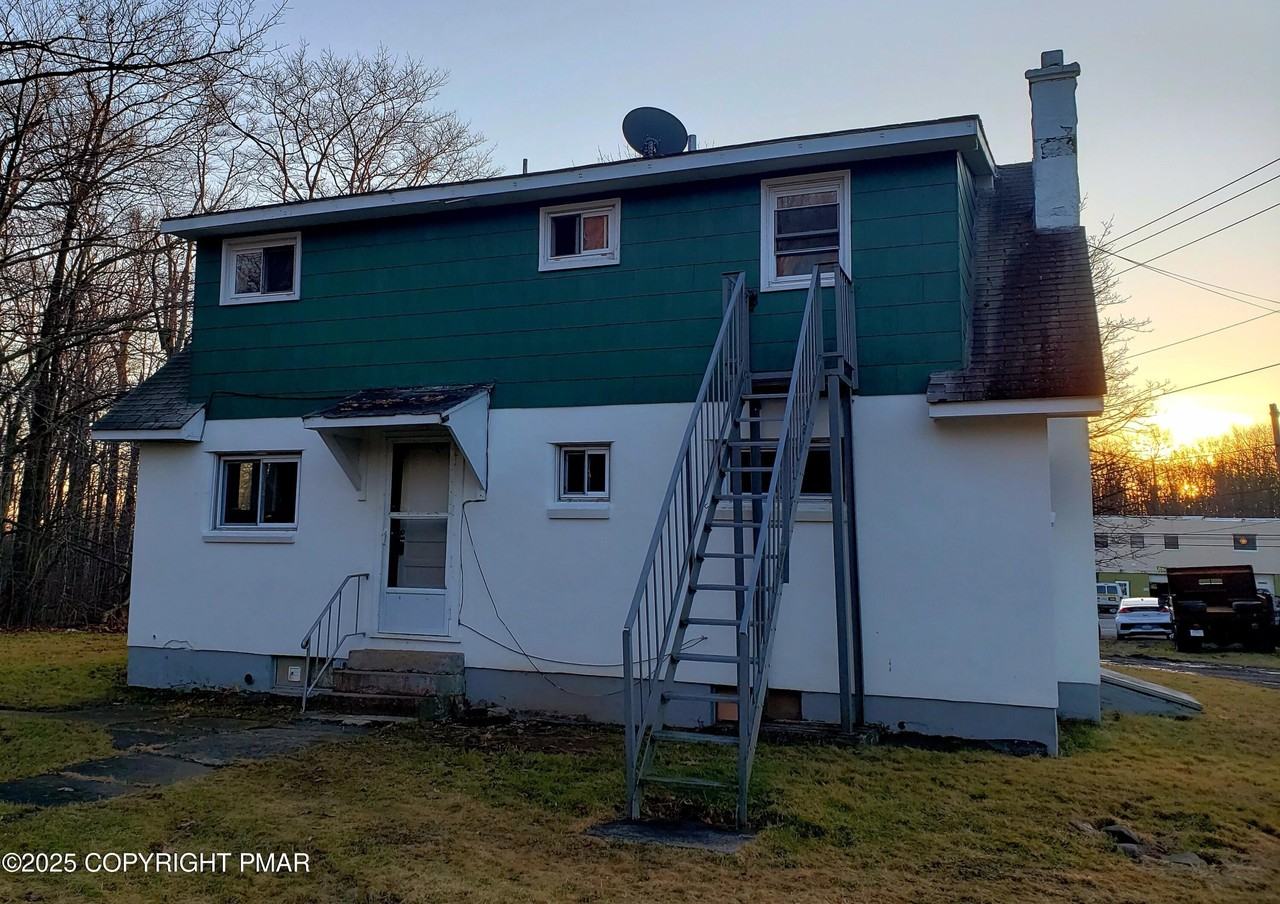 112 Crow Path unit: 101 #101 - Photo 2 of 8