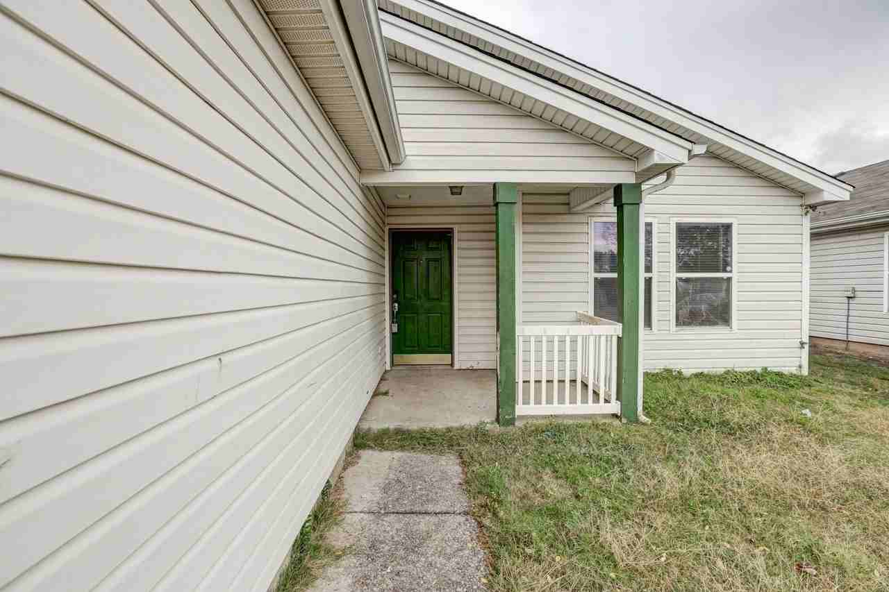 15420 Acacia Road - Photo 3 of 33