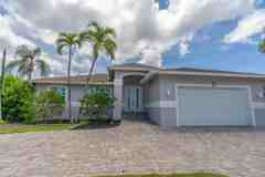 201 S Bahama Ave - Photo 1 of 1