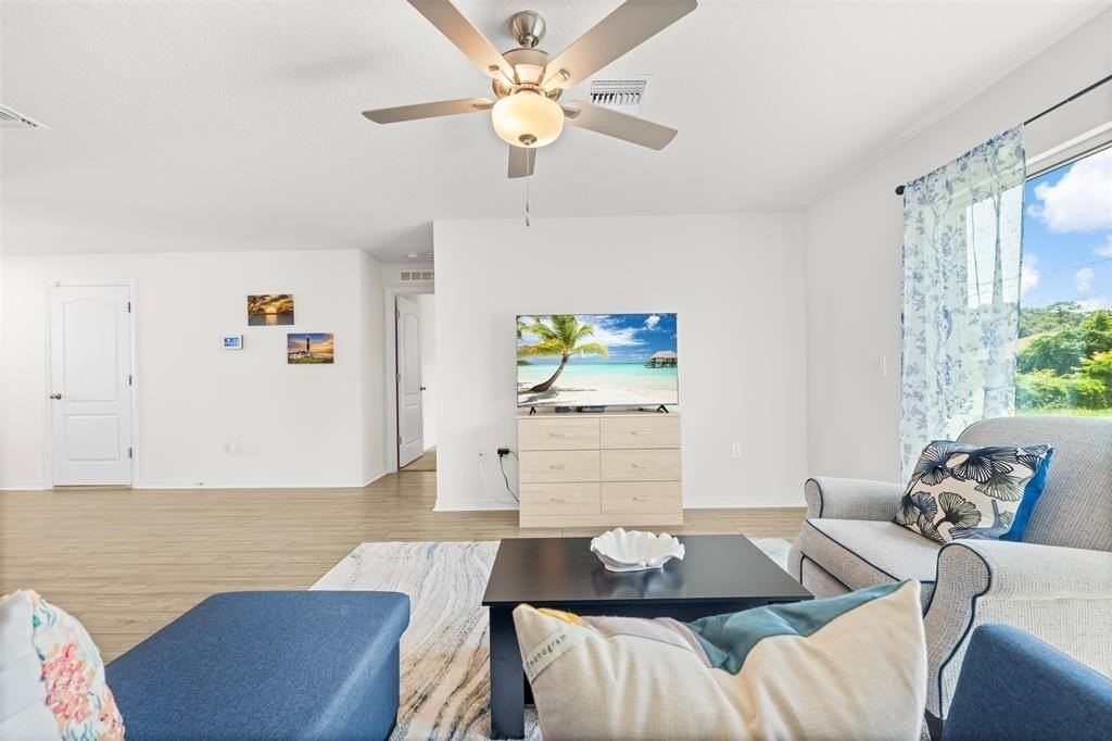 1602 Saladino St Se - Photo 7 of 23