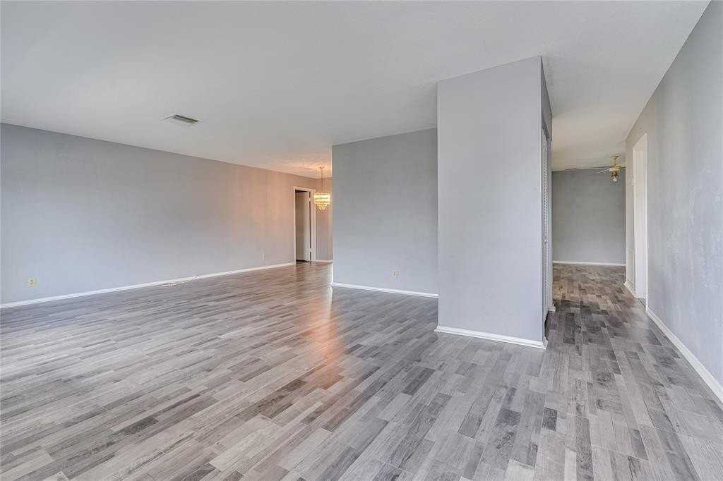 9608 Nw 67th St - Photo 5 of 28