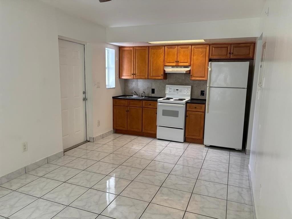 31 Southwest 10th Street #1 - Photo 4 of 9