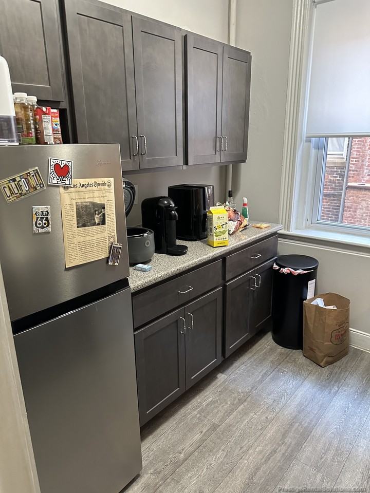 Gardner St #4 - Photo 4 of 12