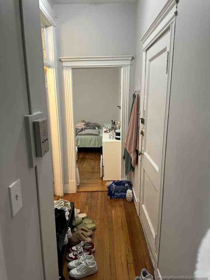 Gardner St #4 - Photo 5 of 12