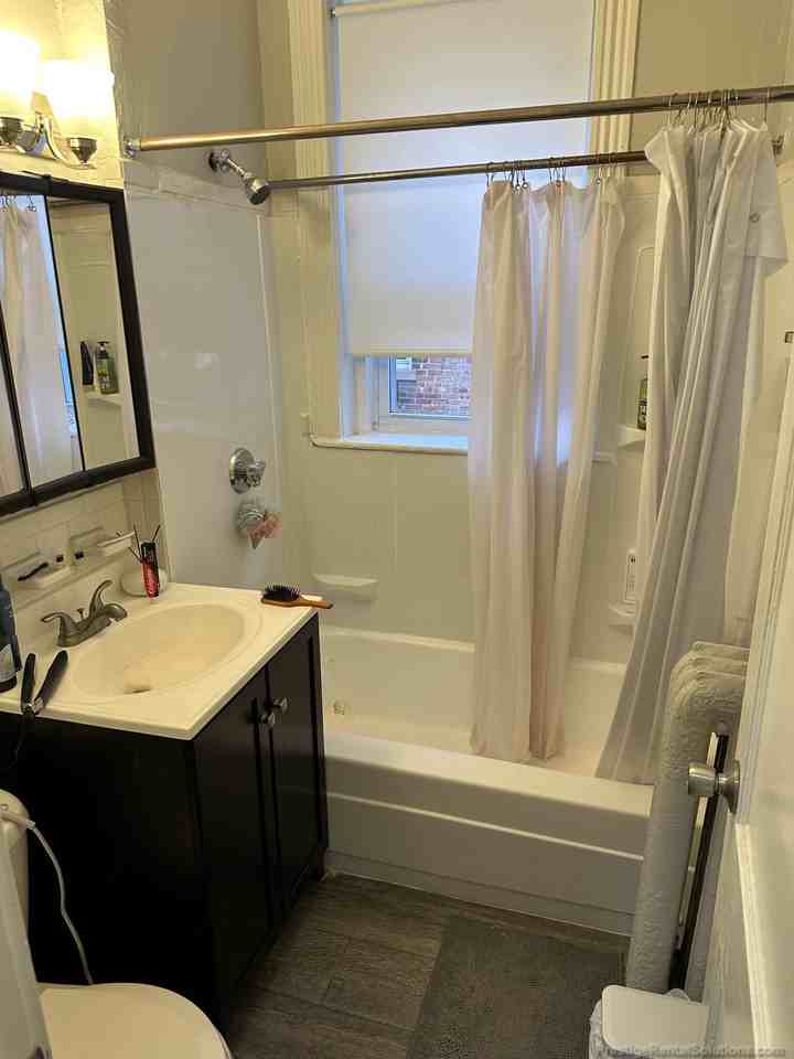 Gardner St #4 - Photo 6 of 12