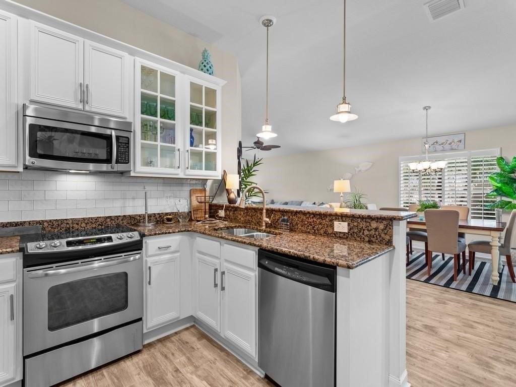 5395 Dominica Street - Photo 6 of 36