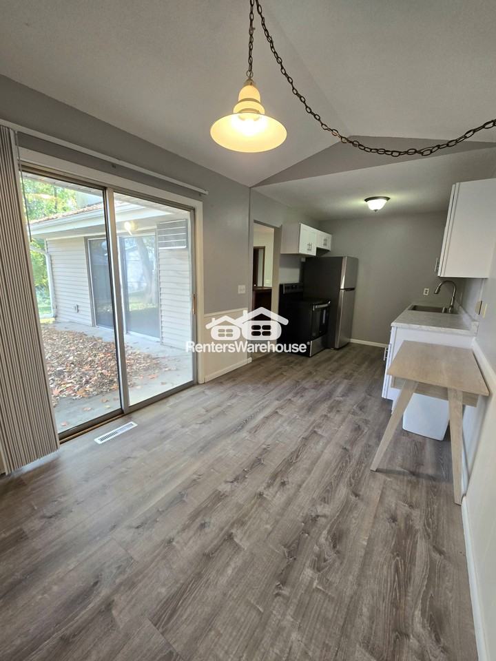 32 Woodpecker Ridge Road - Photo 2 of 15