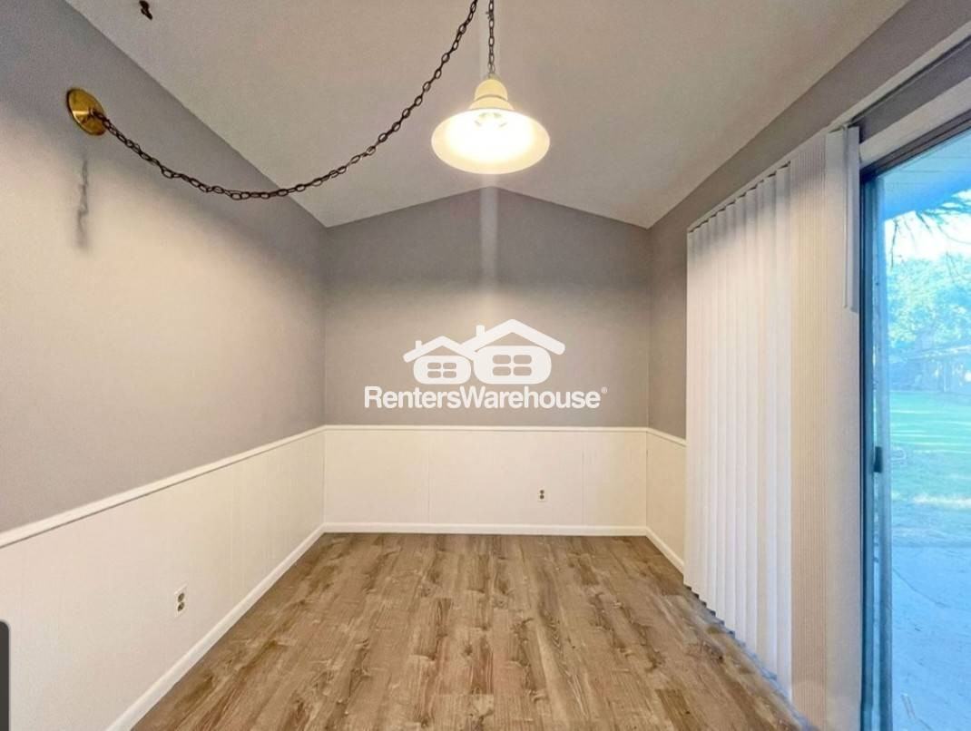 32 Woodpecker Ridge Road - Photo 4 of 15