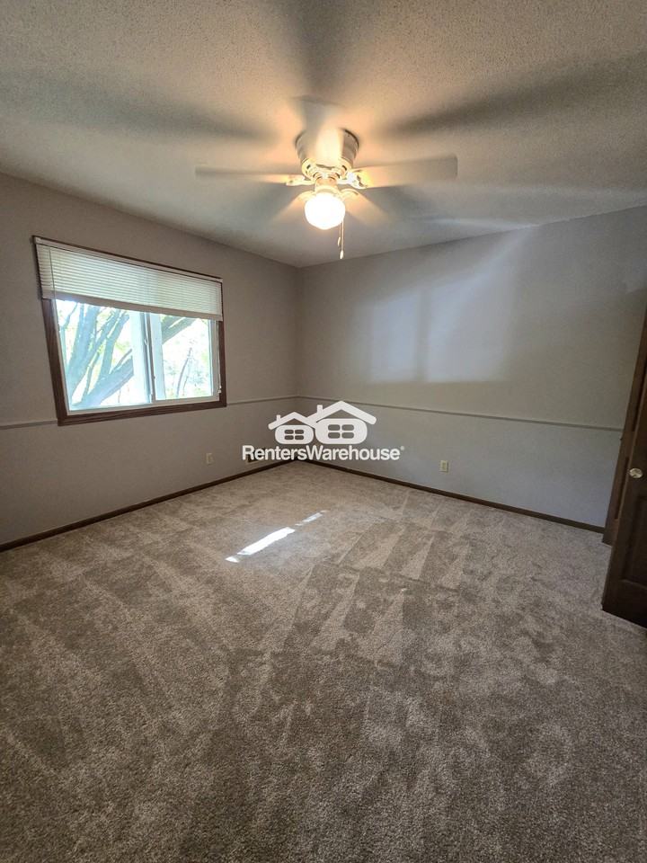 32 Woodpecker Ridge Road - Photo 7 of 15