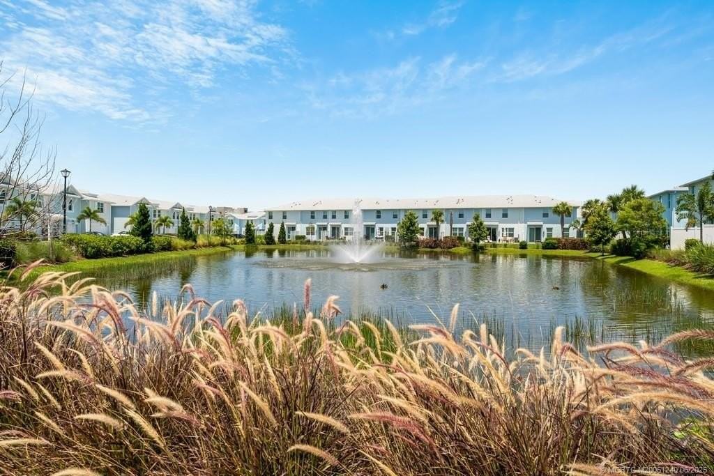 325 Southeast Halifax Lane - Photo 6 of 40