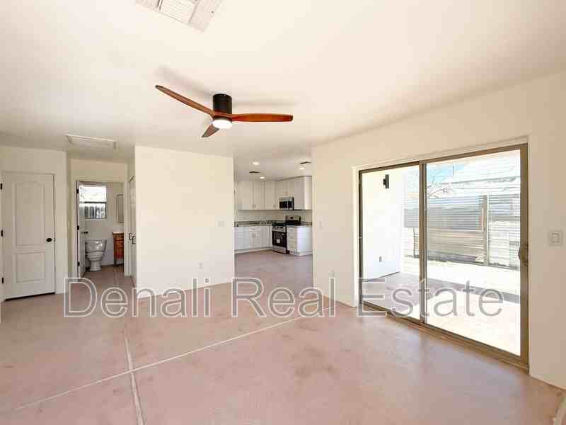 1430 North Columbus Boulevard - Photo 2 of 17