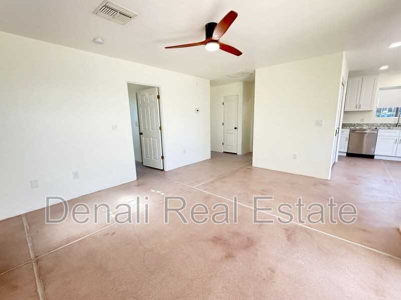 1430 North Columbus Boulevard - Photo 3 of 17