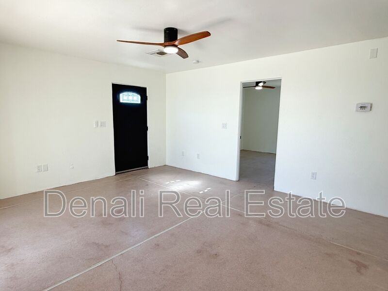 1430 North Columbus Boulevard - Photo 4 of 17