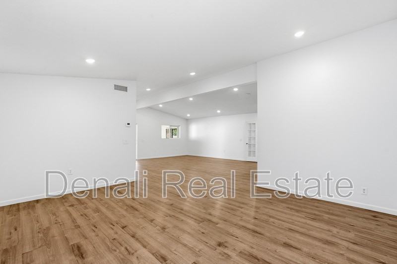 21047 S 156th St - Photo 5 of 40