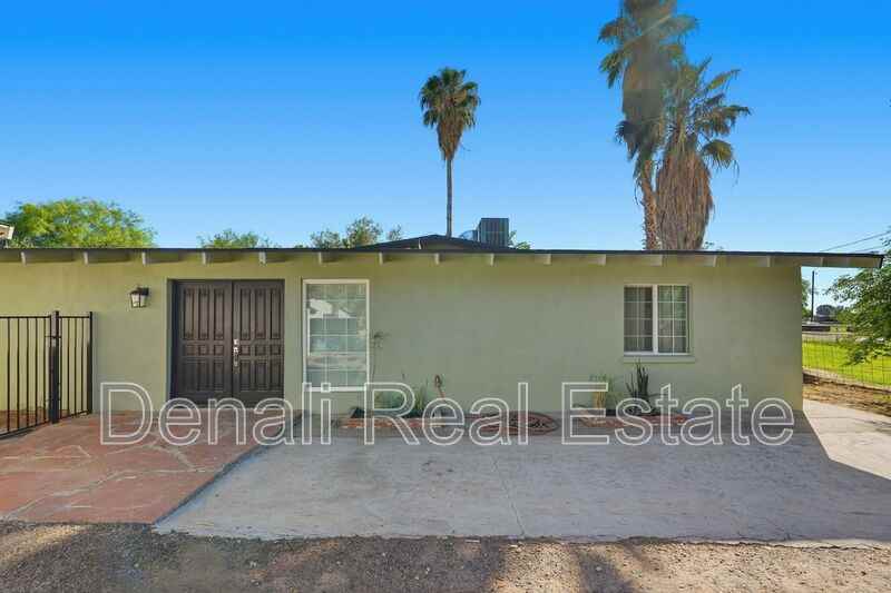 21047 S 156th St - Photo 2 of 40