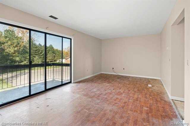 33829 Pondview Cir - Photo 4 of 18