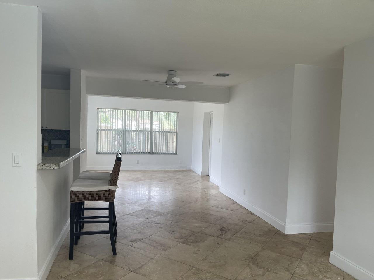927 West Royal Palm Road - Photo 3 of 31