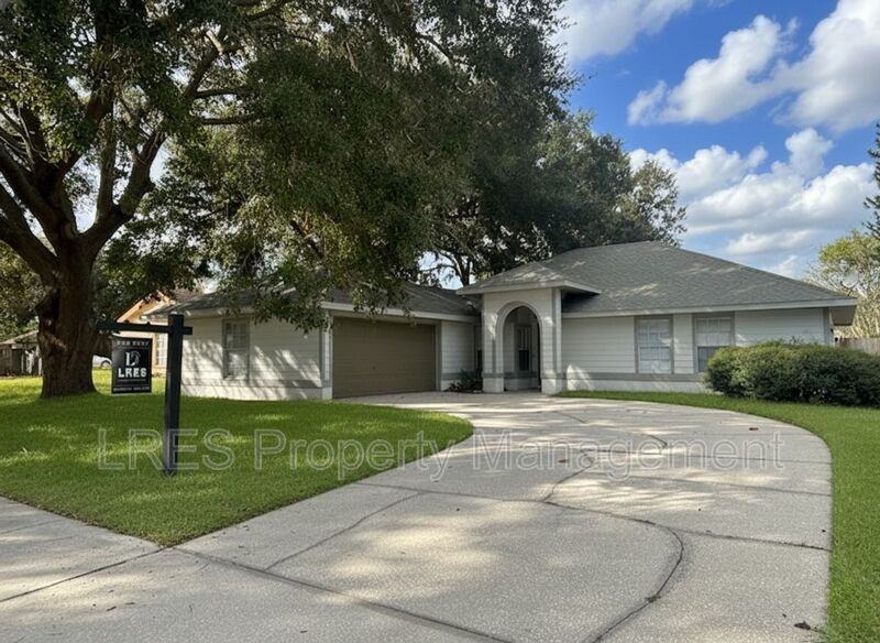 1004 Stout Ct