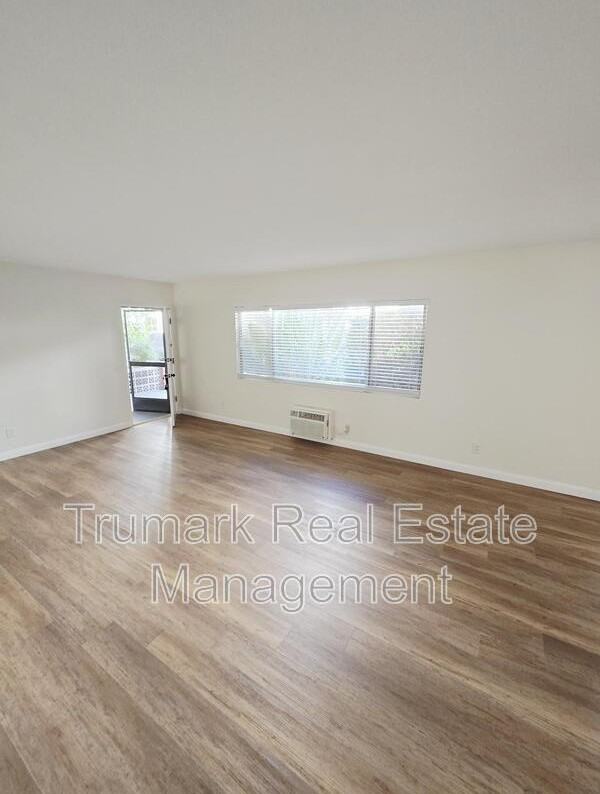 1346 North Columbus Avenue #4 - Photo 3 of 29