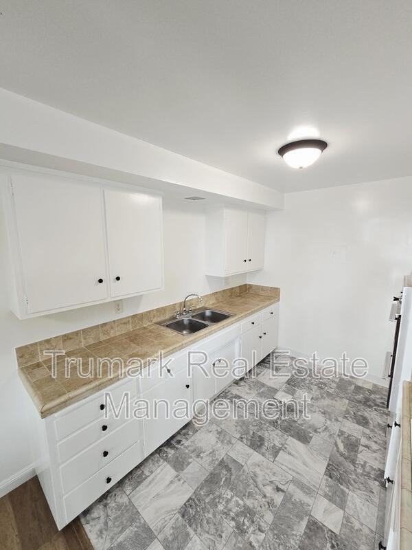 1346 North Columbus Avenue #4 - Photo 6 of 29