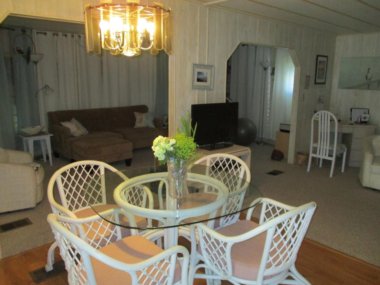 7915 Se Independence Ave - Photo 6 of 17