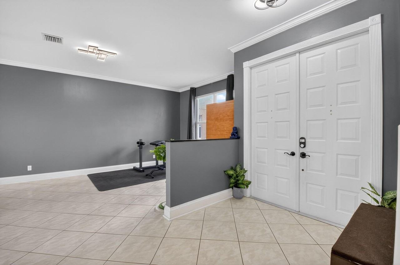 3943 Westchester Way - Photo 5 of 50