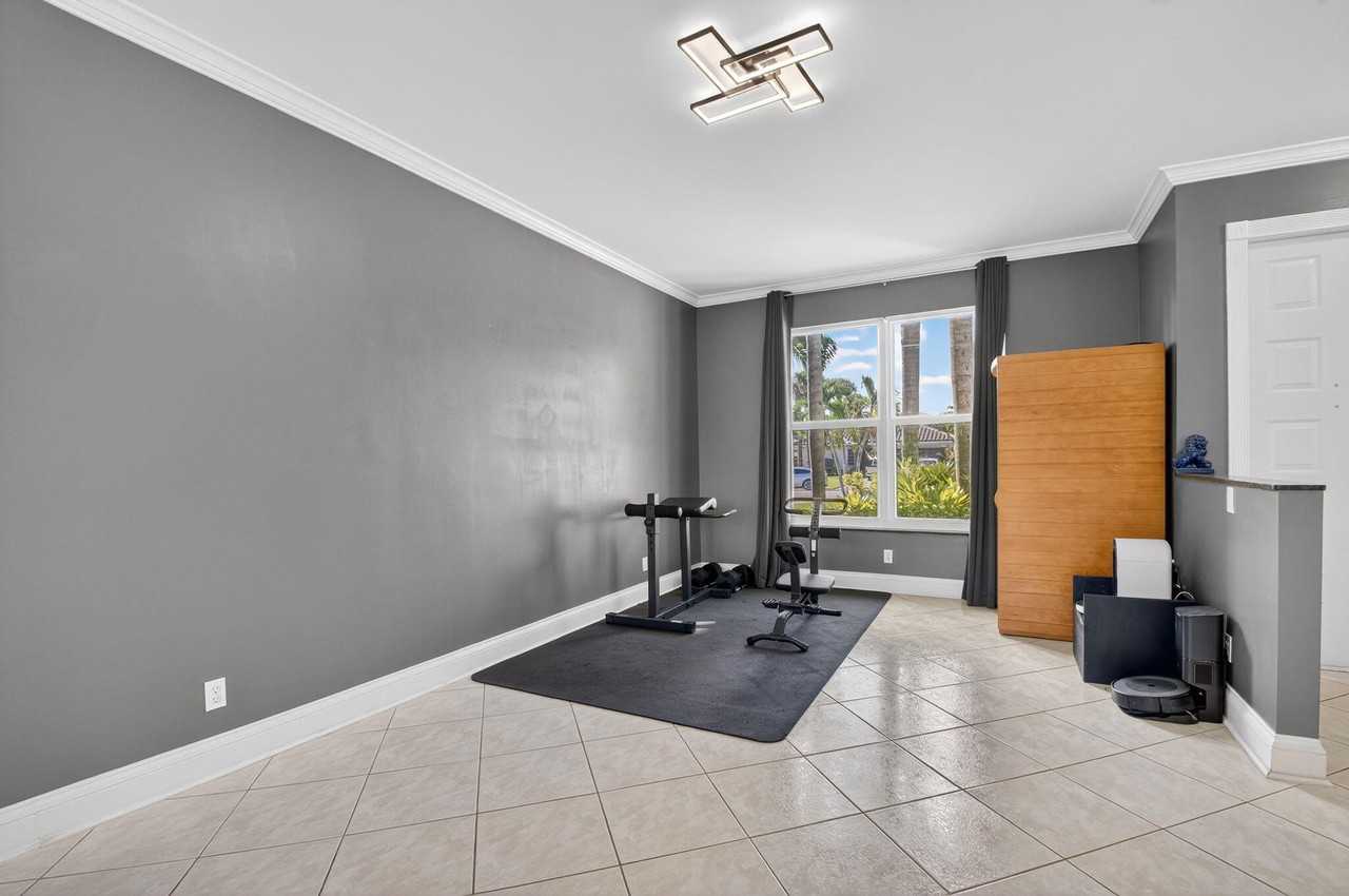 3943 Westchester Way - Photo 7 of 50