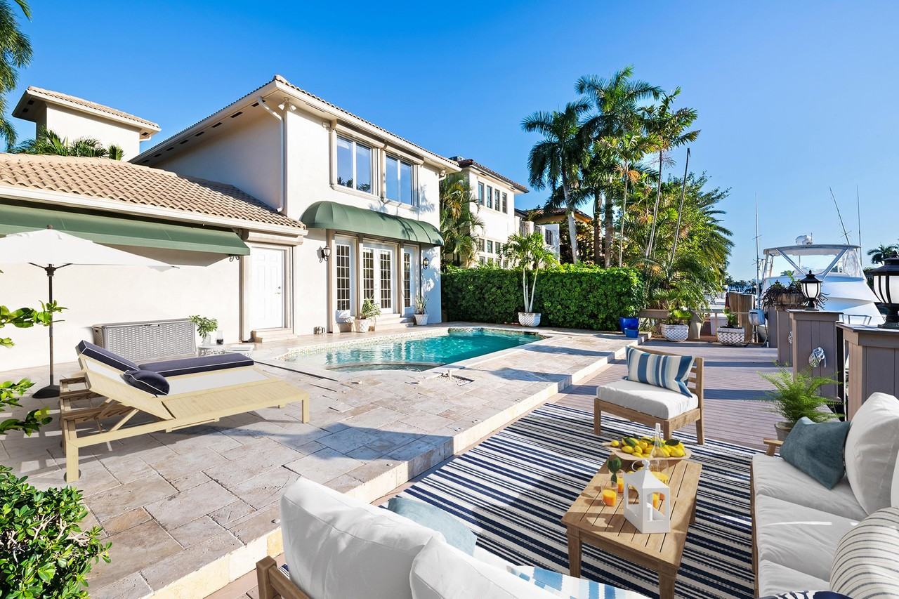 413 Coconut Isle Dr - Photo 4 of 19