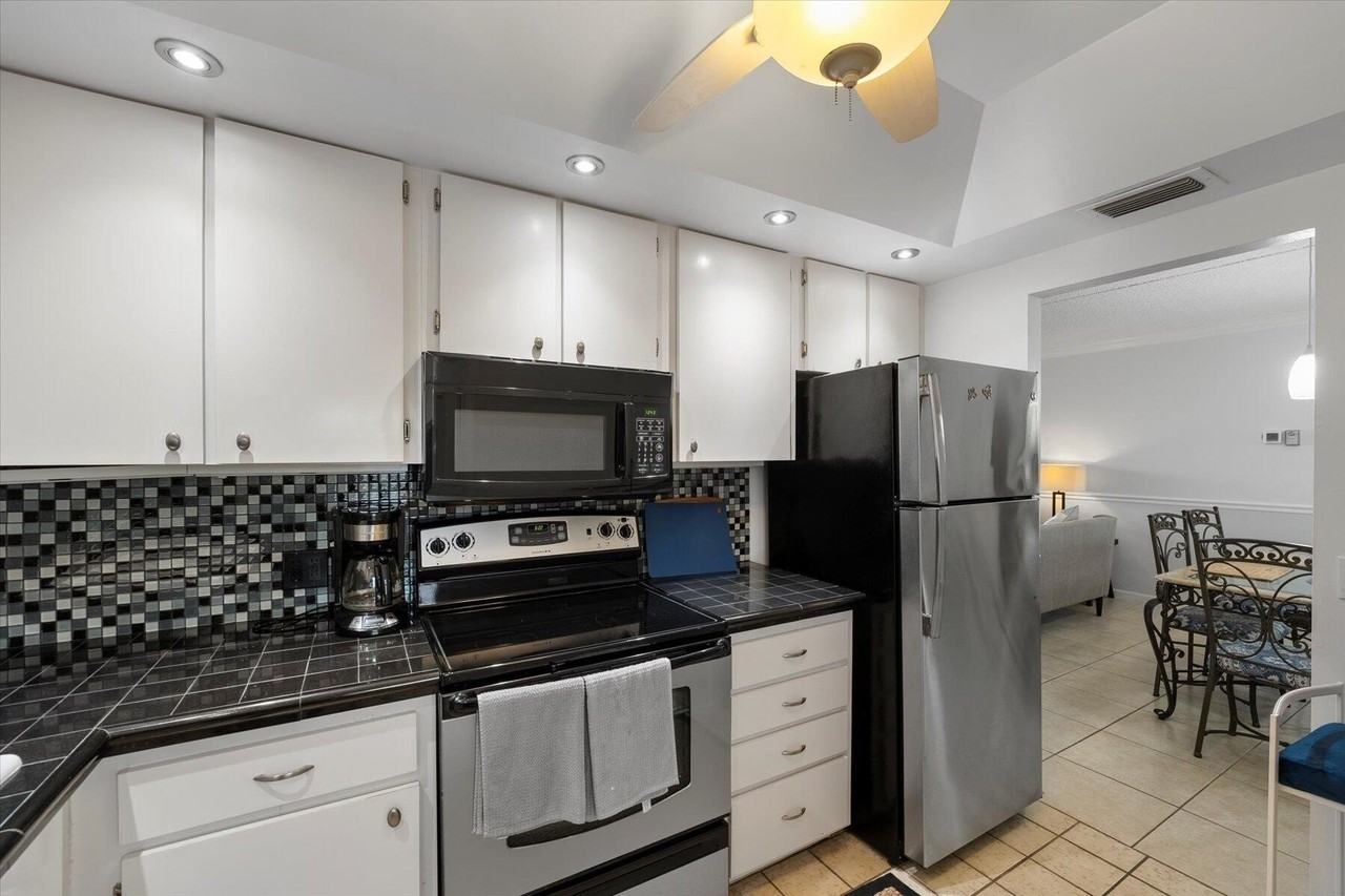 225 Beach Rd #303 - Photo 7 of 12