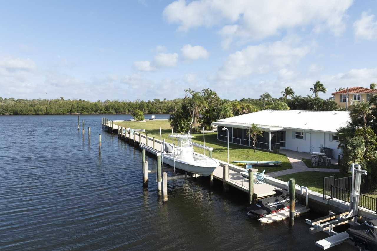 8585 Se Palm St - Photo 3 of 43