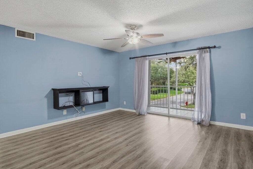 2500 Se Anchorage Cv #B2 - Photo 2 of 25