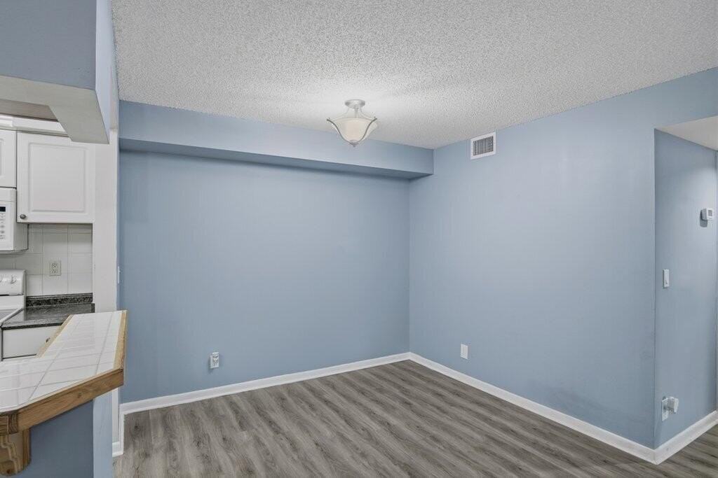 2500 Se Anchorage Cv #B2 - Photo 6 of 25