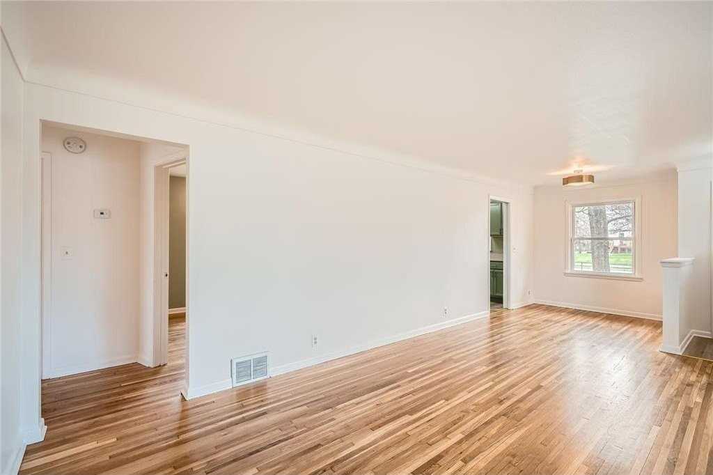 6300X 6300 Quebec Ave Avenue N - Photo 7 of 28