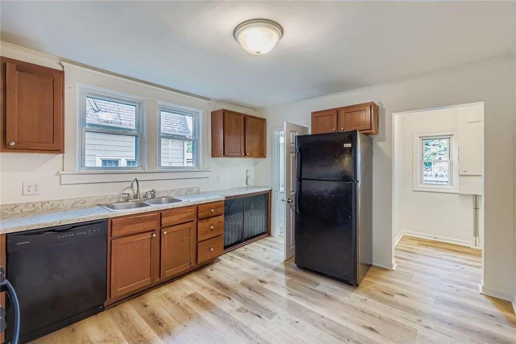 1501 Sherburne Ave - Photo 7 of 16