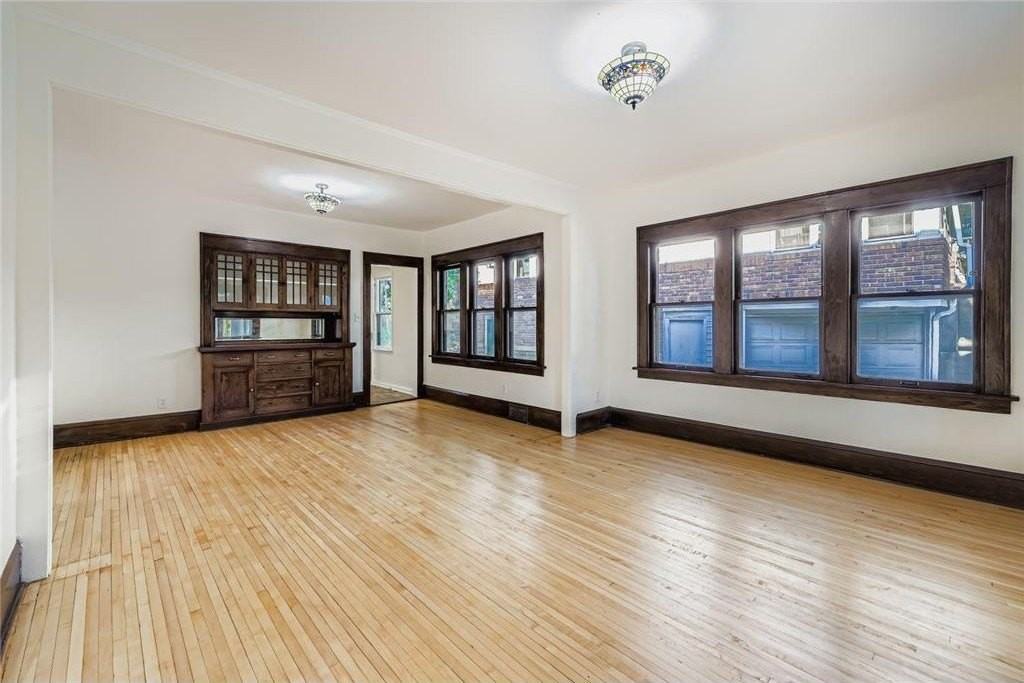 1683 Minnehaha Ave E - Photo 4 of 28