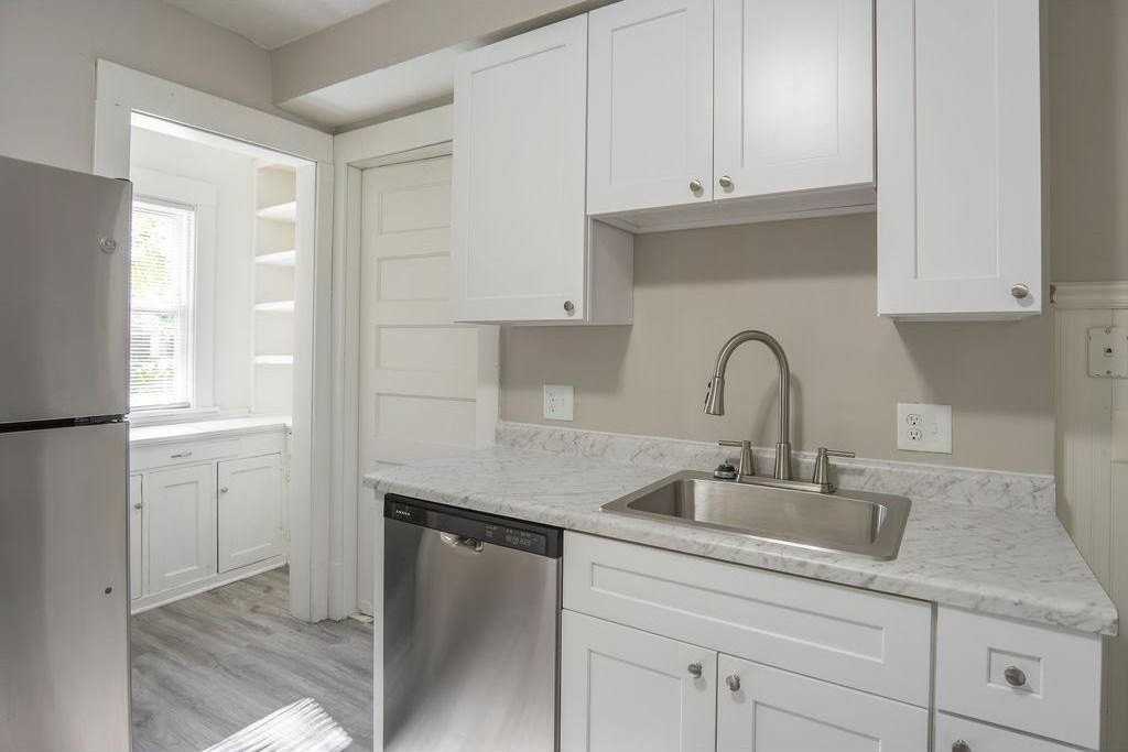 1606 Concordia Ave - Photo 5 of 33